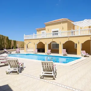  Villa Luxurious 1,5 Kilometers From España